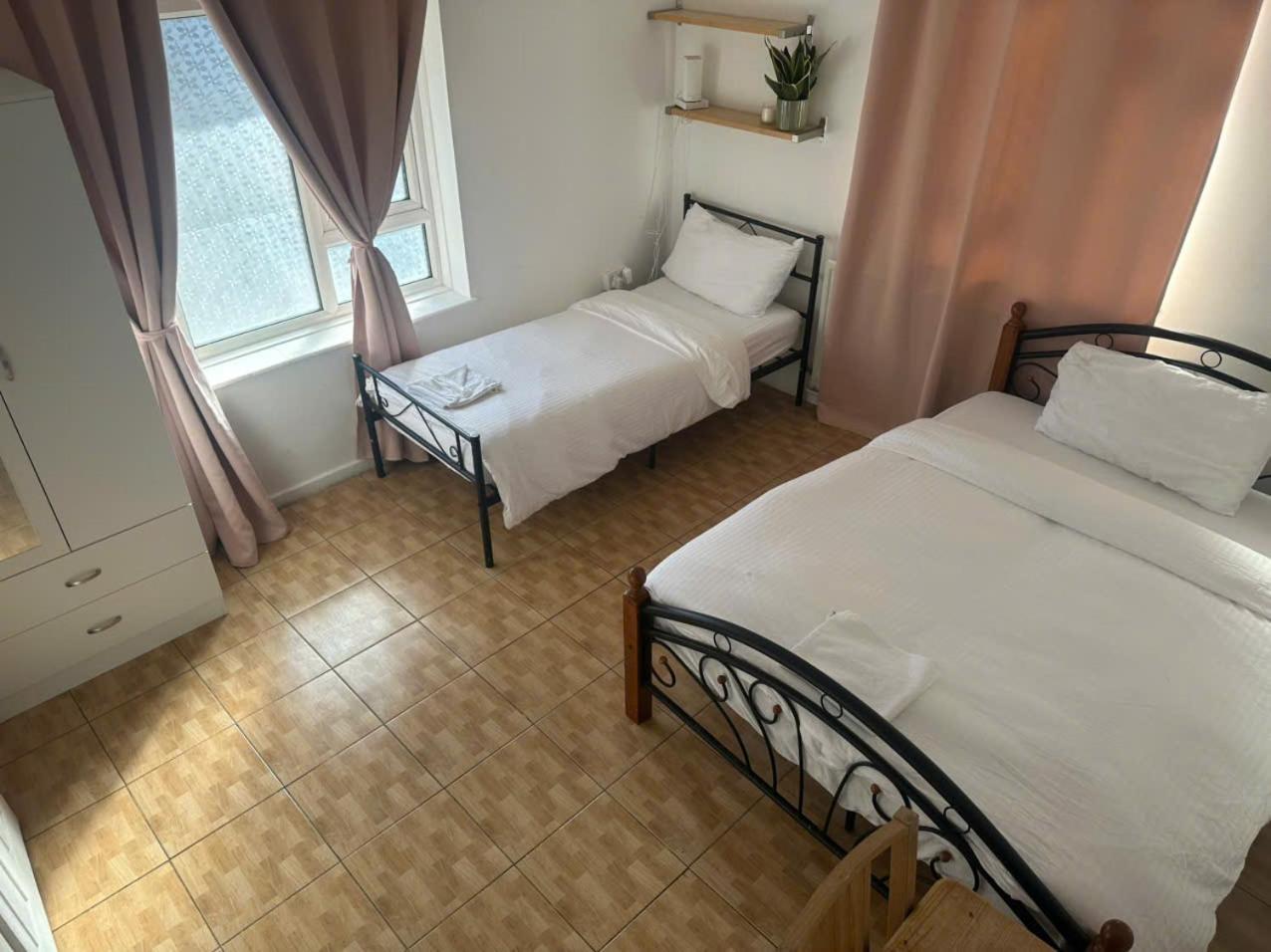 Tran Uk Homestay London Luaran gambar